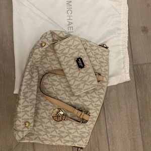 Michael Kors Large Jet Set Tote